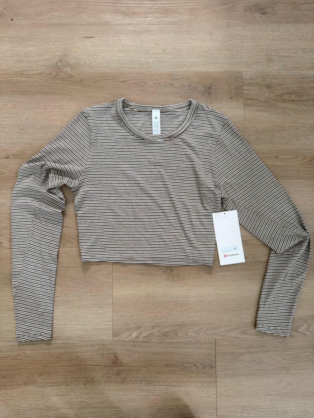 Lululemon Hold Tight Straight Hem Cropped Long Sleeve 10